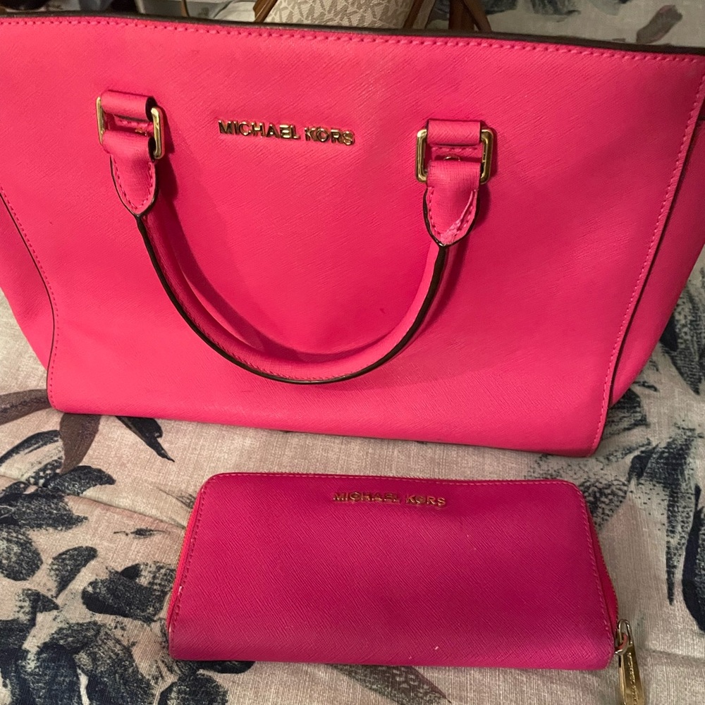 Michale kors hot pink bag withh matching wallet